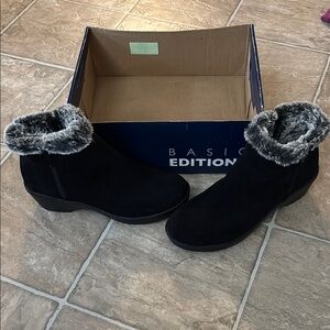 Basic Editions Black and Gray Winter Boots with Faux Fur Trim